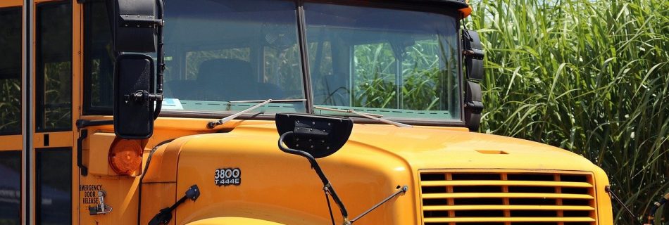 Żółty amerykański autobus szkolny